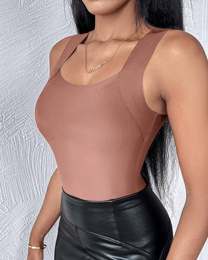U-Neck Sleeveless Tank Seamless Skinny Layering Top with Built-In Bra