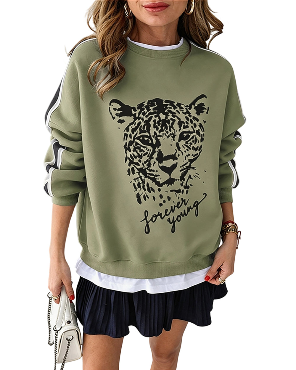 CHICMELIVE Women's Leopard Graphic Sweatshirt Crewneck Stripe Pullover Tops