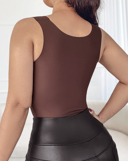 U-Neck Sleeveless Tank Seamless Skinny Layering Top with Built-In Bra