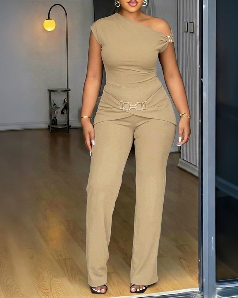 ChicMeLive Women's 2 Piece Set Skew Neck Slim Fit Top and Elastic Waist Flare Pants with Metal Detail